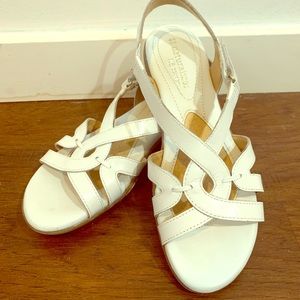 Naturalizer sandals with 1 inch heel